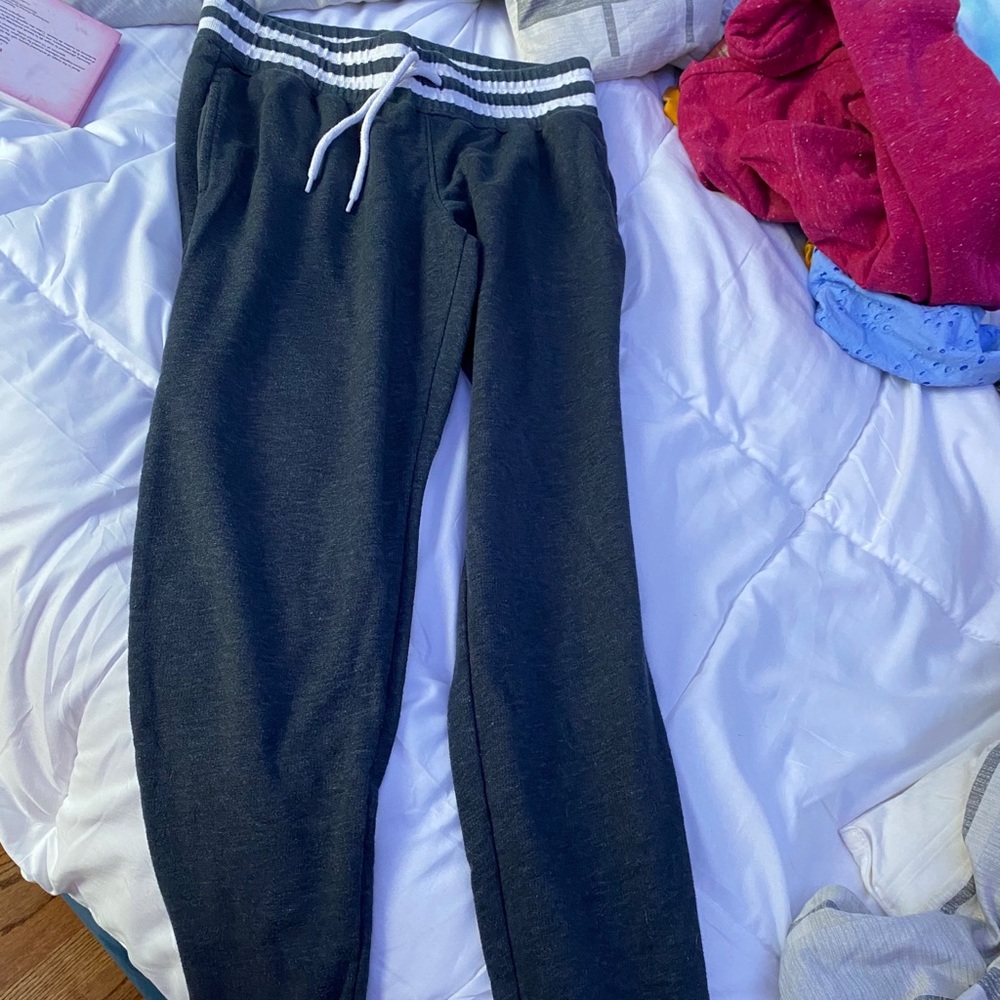 women’s sweatpants grey